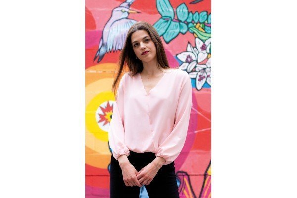 BLUSA ABULLONADA MODELO GARBI 3665
