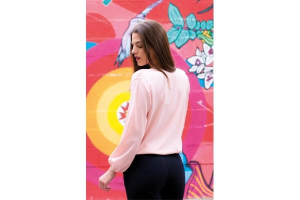 BLUSA ABULLONADA MODELO GARBI 3665