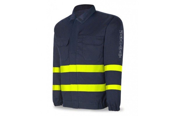 Chaqueta IGNÍFUGA y ANTIESTÁTICA multinorma con cintas reflectantes. Algodón 260 gr.